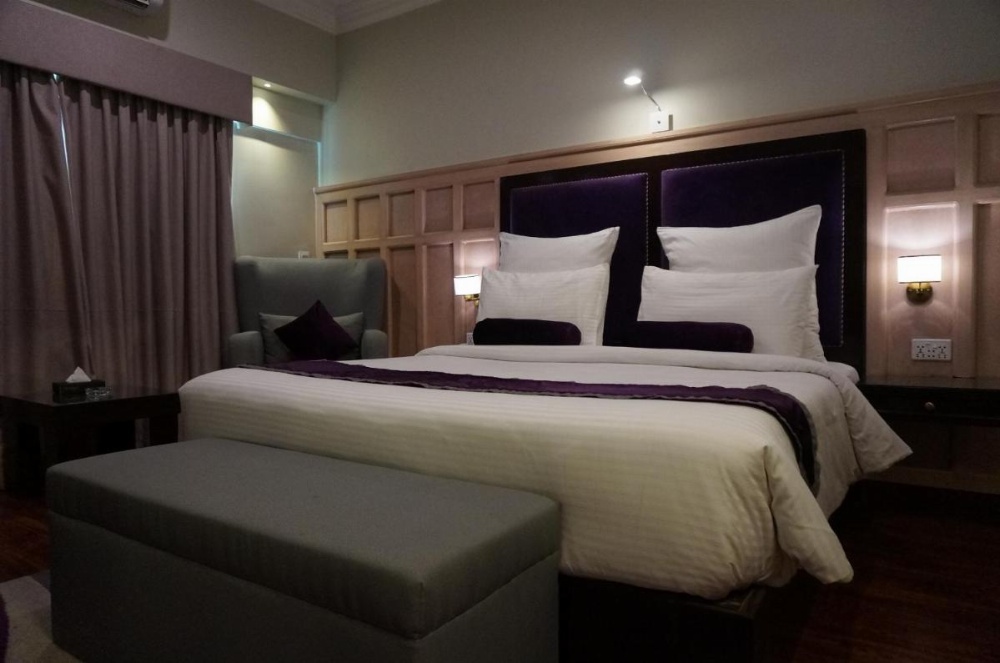 Deluxe King Suite