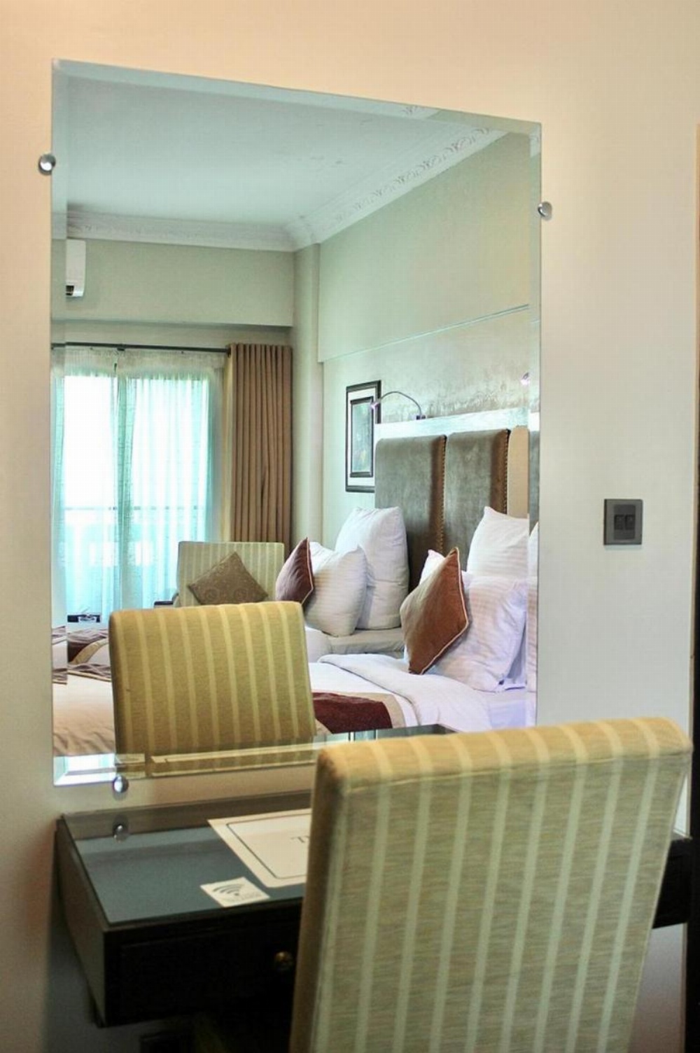 Room image 3